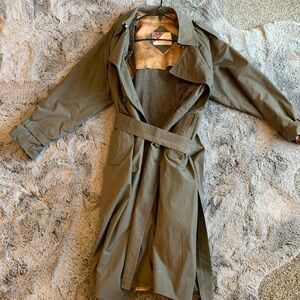 Mackintosh Men’s trench coat. Dry washed in great condition